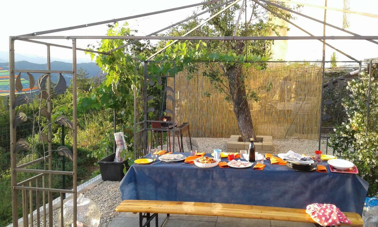 Agriturismo Nonni Devia Lucinasco エクステリア 写真